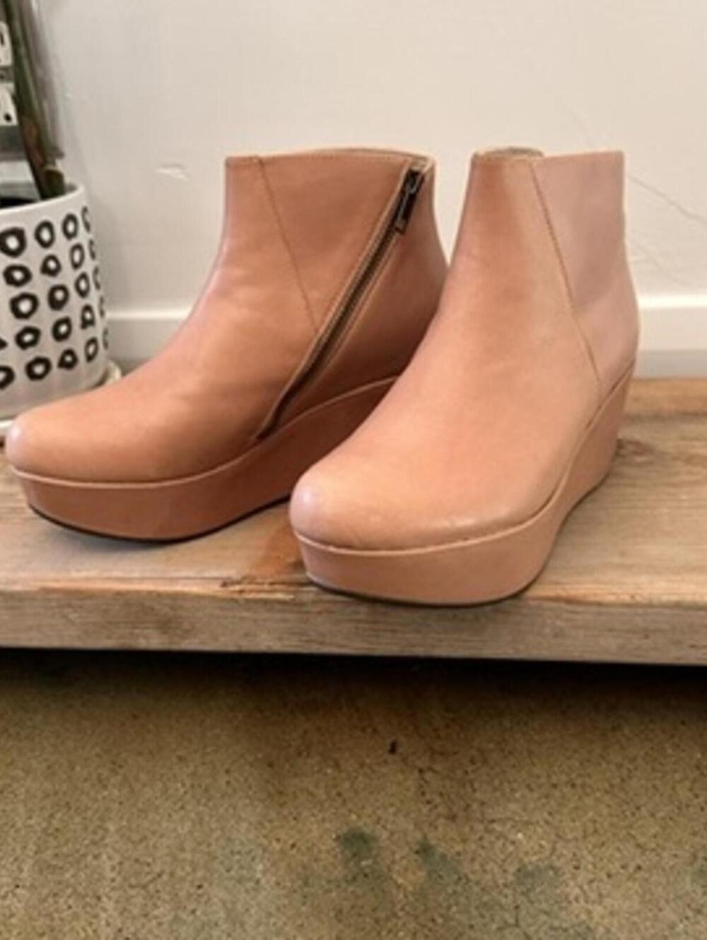 Chocolat Blu Yadira Cream Blush Platform Leather Booties Size 7